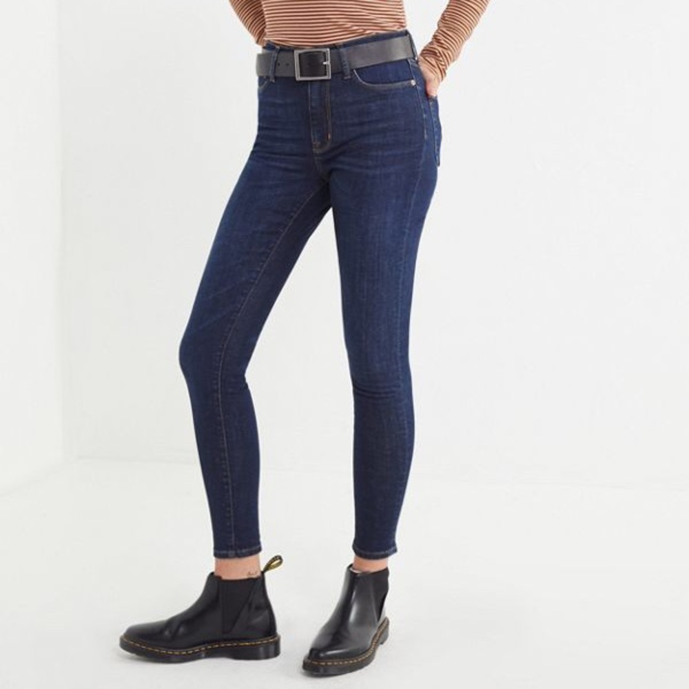 BDG TWIG HIGH RISE JEANS sz 28